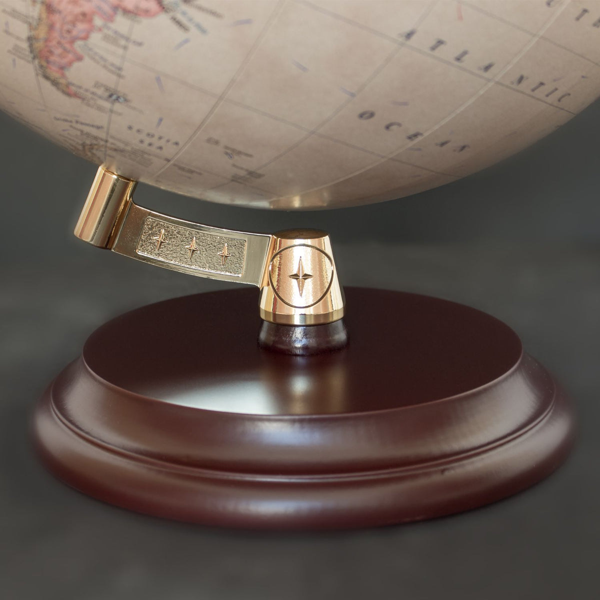 Magellan Vasa globe 32 cm without meridian, wooden base, political map